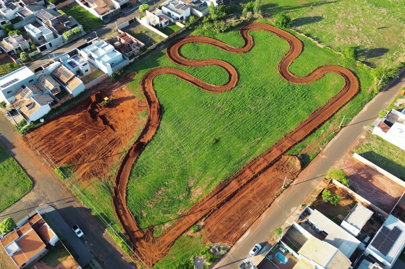 Naviraí ganha primeira pista de Bikecross para esporte e lazer no Eco Park Residence