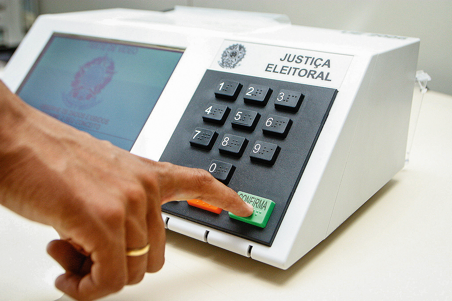 Segundo turno em MS terá apenas disputa para presidente neste domingo